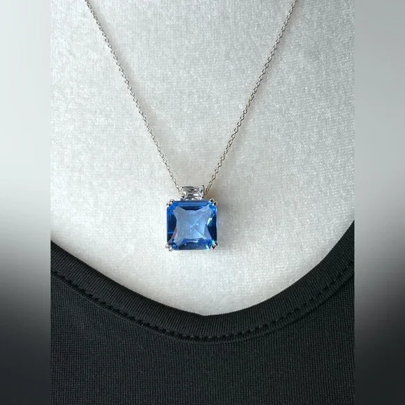 Vintage Sterling Silver Blue Topaz Emerald Cut Glass Pendant On Chain Necklace - Picture 2 of 8